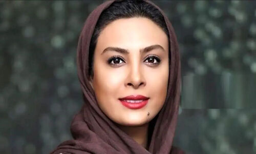 عاشقانه‌های خانم بازیگر سریال «به کجا چنین شتابان» روی صحنه+ عکس