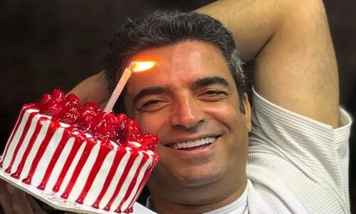 تصویر جدید منوچهر هادی در روز تولد ۵۳ سالگی‌اش