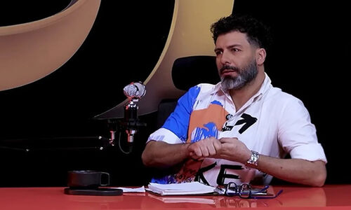 چیدمان کاخ اسختر دار مجید واشقانی در لواسان با مبلمان قرمز