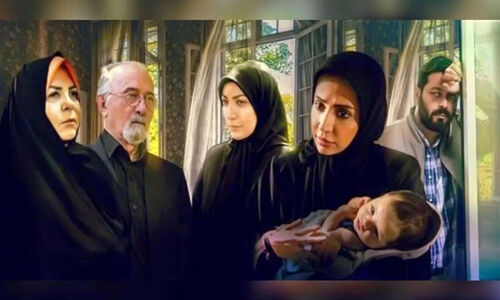 بیوگرافی بازیگران بیگانه‌ای با من است کنار خانواده + رازهای پنهان و تصاویر جدید چشمی‌نواز
