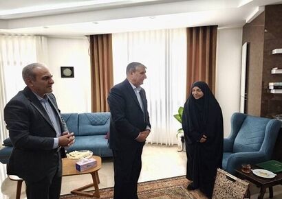 اسلامی با خانواده دانشمند هسته‌ای «شهید فریدون عباسی» دیدار کرد