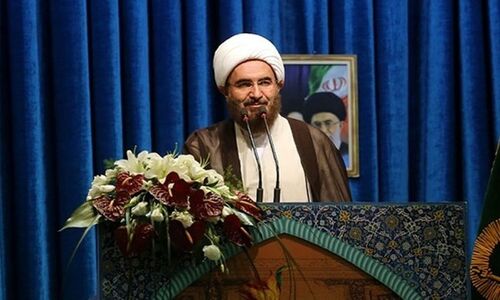 شعارحجاب در نماز جمعه جنجالی شد + واکنش امام جمعه
