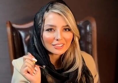 بلاگر وکیل‌نما، آرایشگر از آب درامد