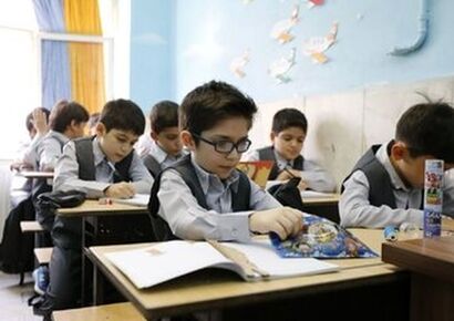 برخورد آموزش و پرورش با دو مدرسه غیرانتفاعی به دلیل تبلیغات با پوشش نامناسب